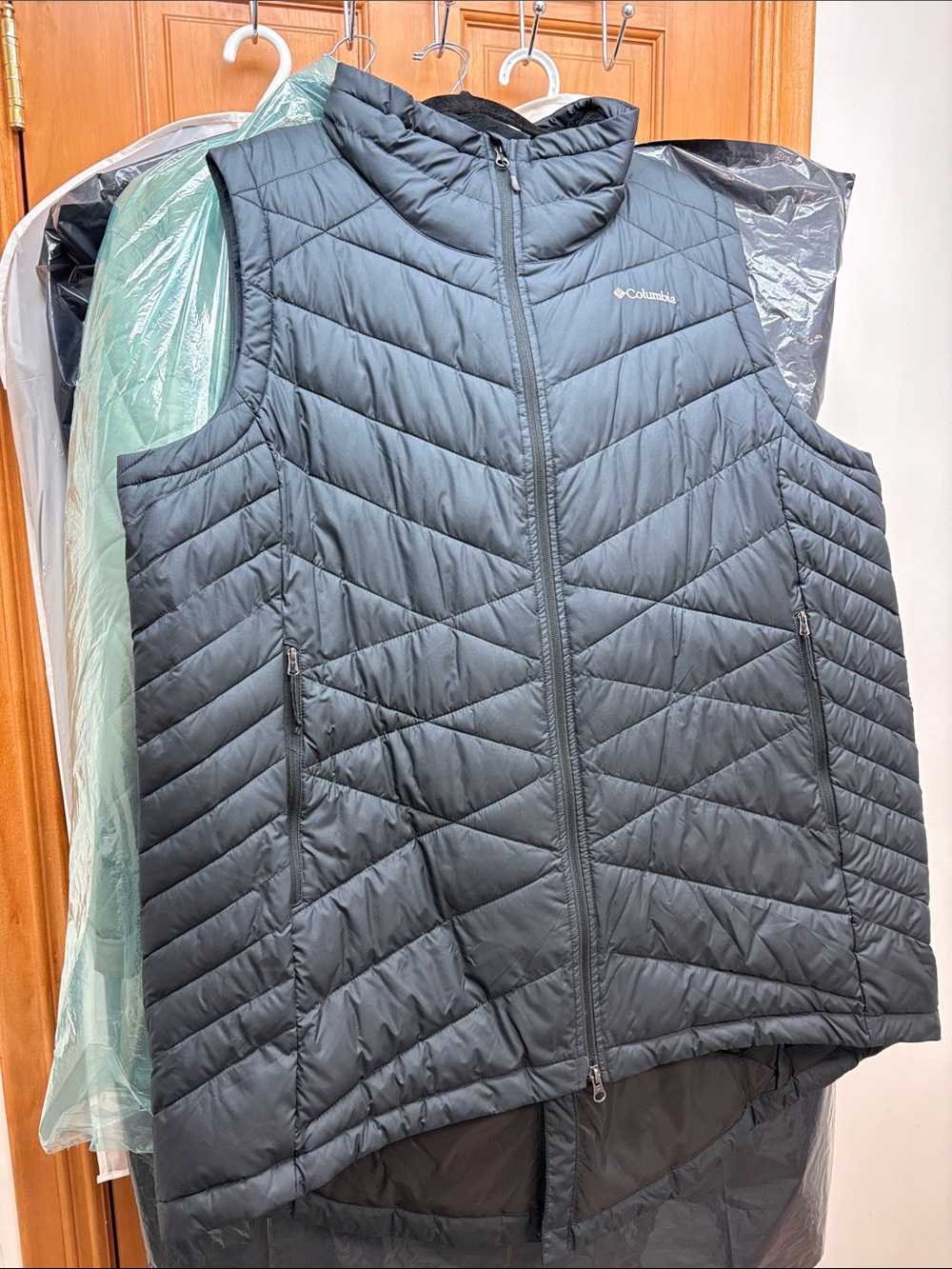 Columbia women’s Black Quilted Packable Puffer Vest